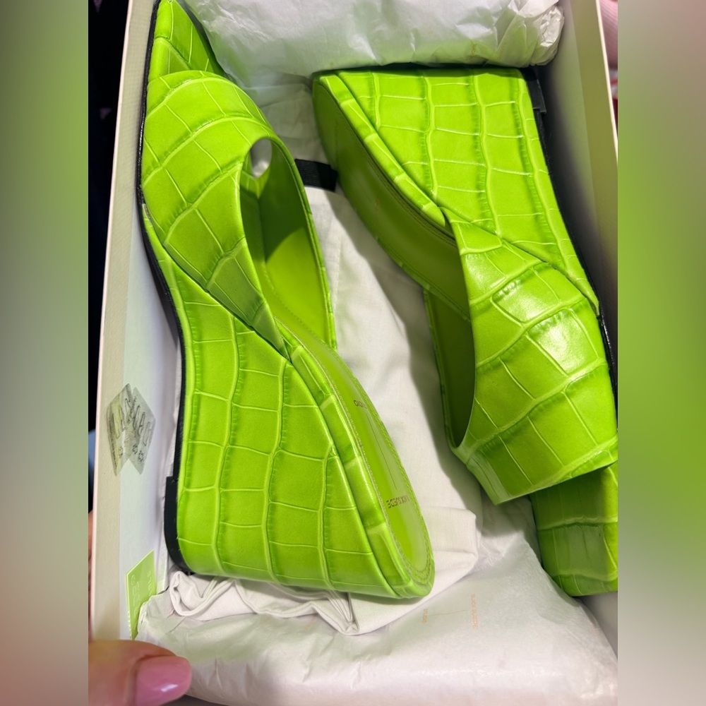Lime Green Croc-leather Wedges